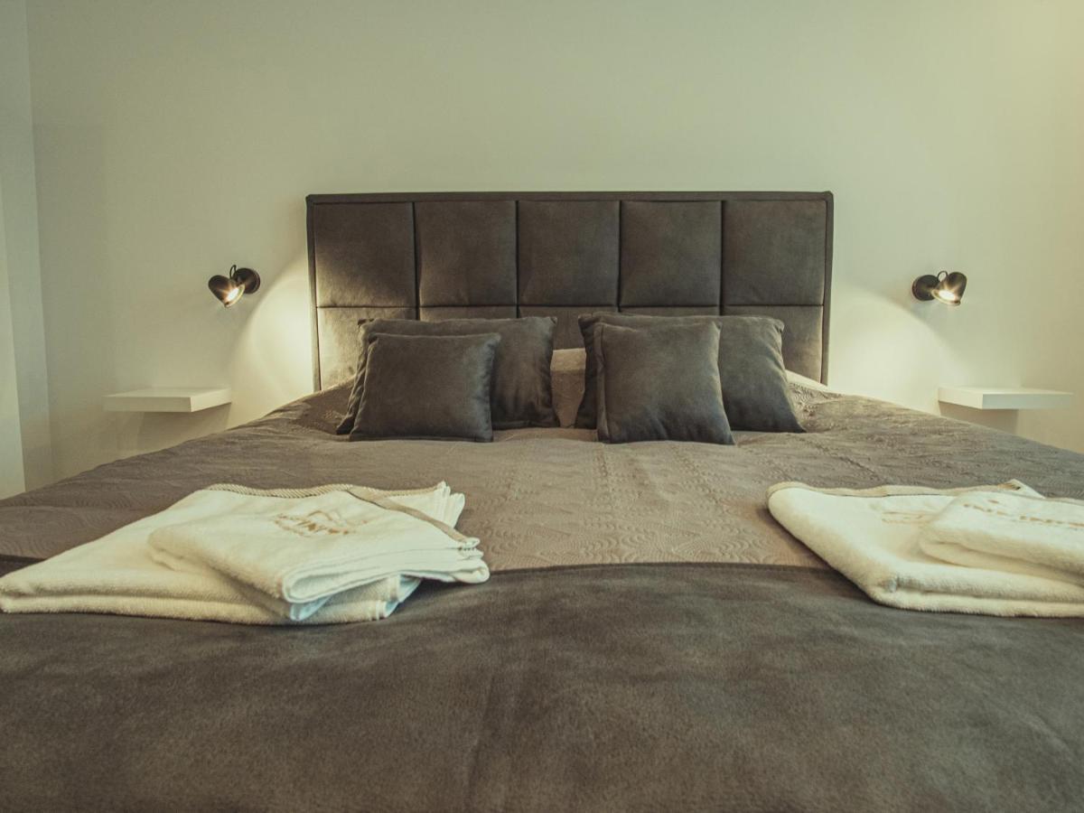 Apartmani Infinity โอซีเยก ภายนอก รูปภาพ