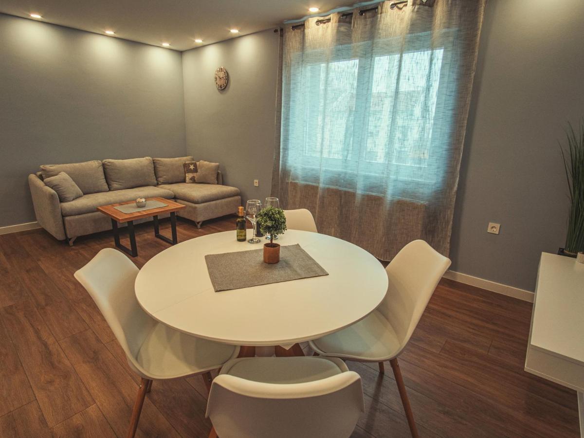 Apartmani Infinity โอซีเยก ภายนอก รูปภาพ