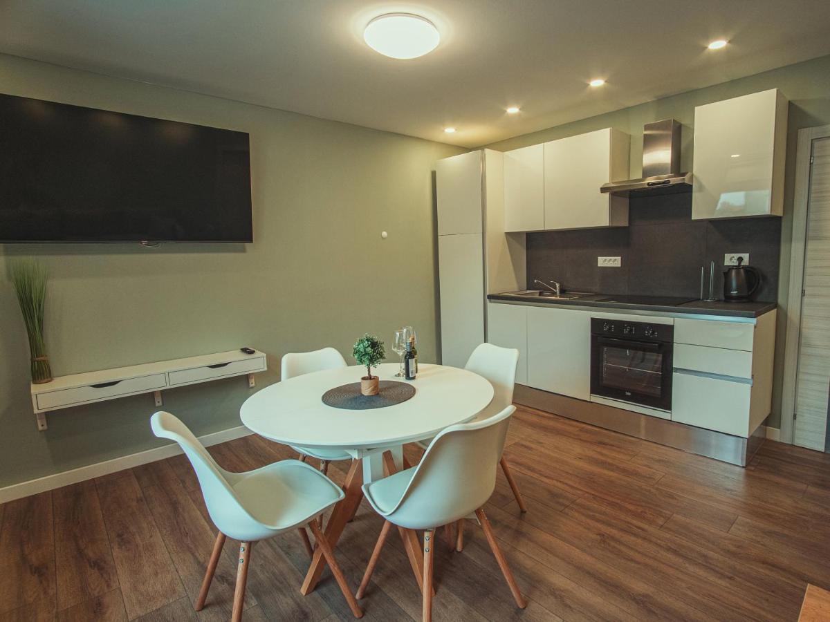 Apartmani Infinity โอซีเยก ภายนอก รูปภาพ