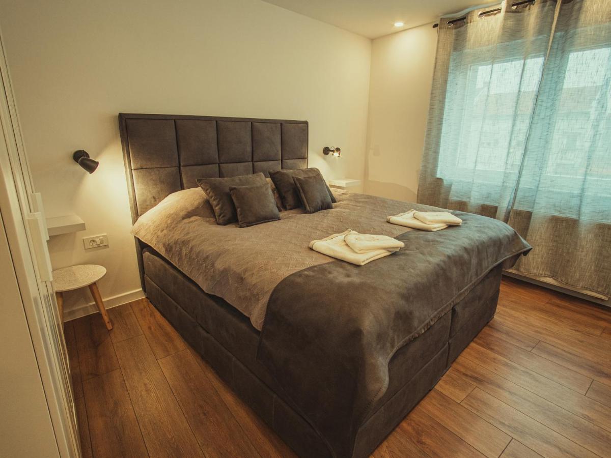 Apartmani Infinity โอซีเยก ภายนอก รูปภาพ