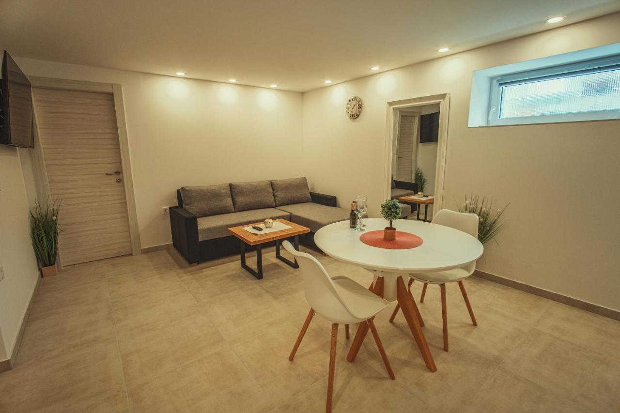 Apartmani Infinity โอซีเยก ภายนอก รูปภาพ