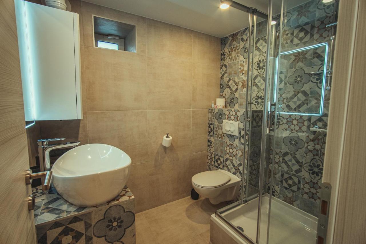 Apartmani Infinity โอซีเยก ภายนอก รูปภาพ