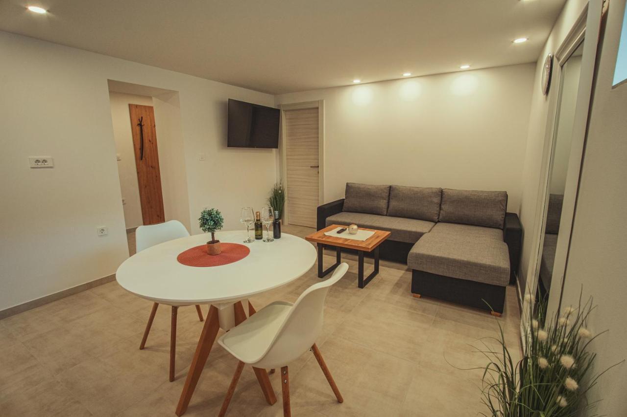 Apartmani Infinity โอซีเยก ภายนอก รูปภาพ